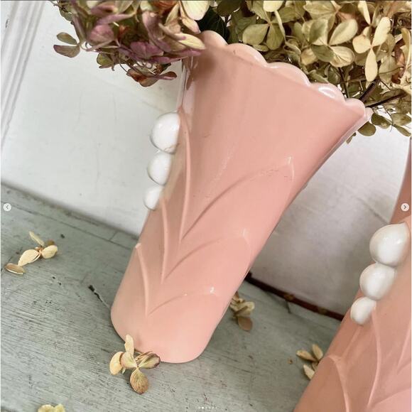 Vintage Anchor Hocking Fire King Vitrock Pink White Tulip Glass Vase CHOICE ONE - Picture 3 of 7